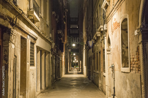 ヴェネチア　夜の街　風景 © vanhop