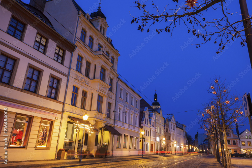 Fototapeta premium Cottbus architecture at night