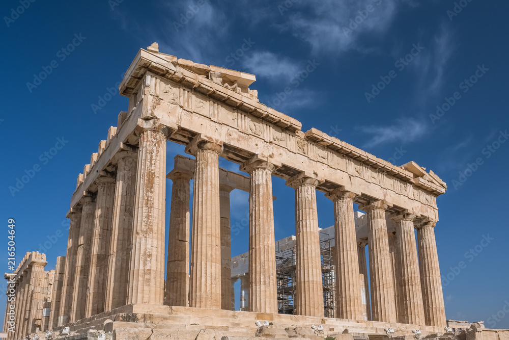 Obraz premium Columns of Parthenon temple in Acropolis, Athens.