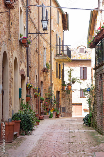 Fototapeta Naklejka Na Ścianę i Meble -  Street in Pienza, Tuscany