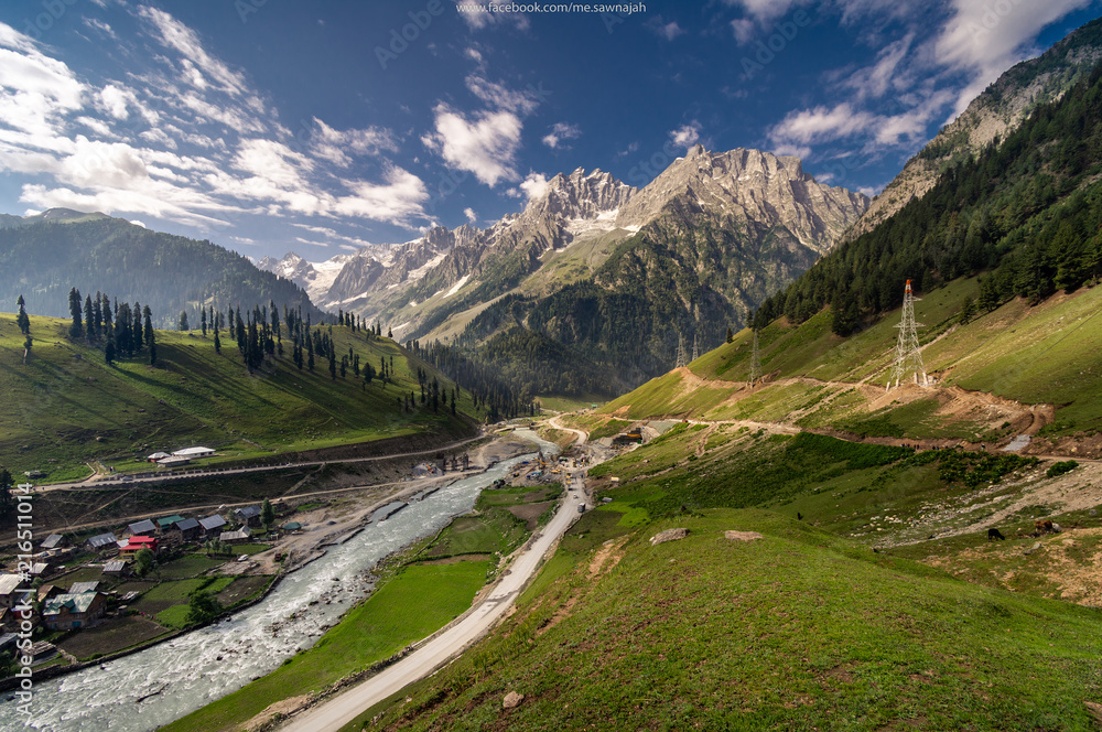 Obraz premium Kashmir great lake view from first day of trek , Sonamarg India