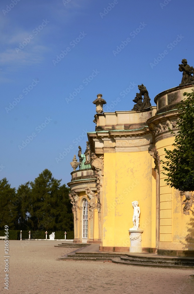 Obraz premium Potsdam : Palais et jardins de Sans Souci (Allemagne) 