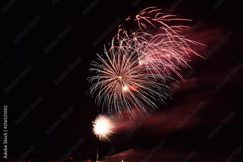 Feuerwerk am Wasser