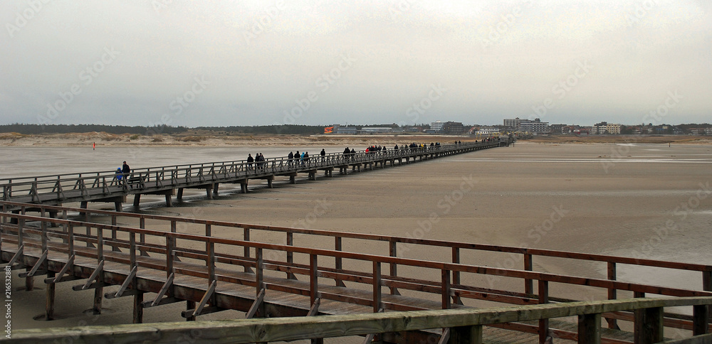 Fototapeta premium Strand und Meer - endlose Weite