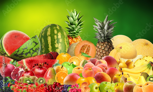 Fototapeta Naklejka Na Ścianę i Meble -  Diferentes frutas, com diferentes texturas e cores