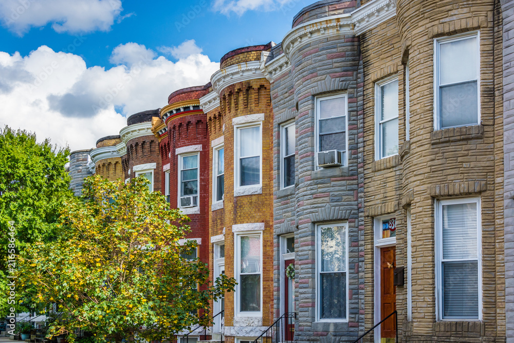 Obraz premium Colorful row houses in Hampden, Baltimore, Maryland