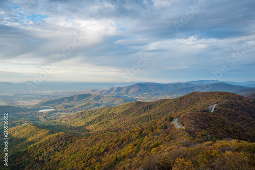 Fall color and Blue Ridge Mountains from Little Stony Man Cliffs, on the Appalachian Trail in Shenandoah National Park, Virginia © jonbilous