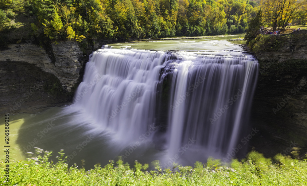 Naklejka premium The middle falls in Letchworth State Park