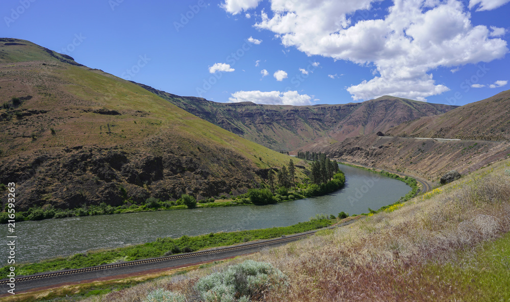 Yakima River Canyon is a beautiful recreation area located along Yakima River from Yakima to Ellensburg.
