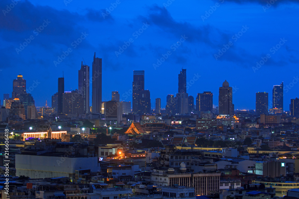 Obraz premium high view of the city in sunset time / high view of the city