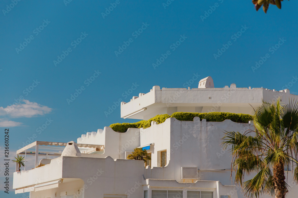 Φωτογραφία Element of the facade of the house in Arabic style against the sky