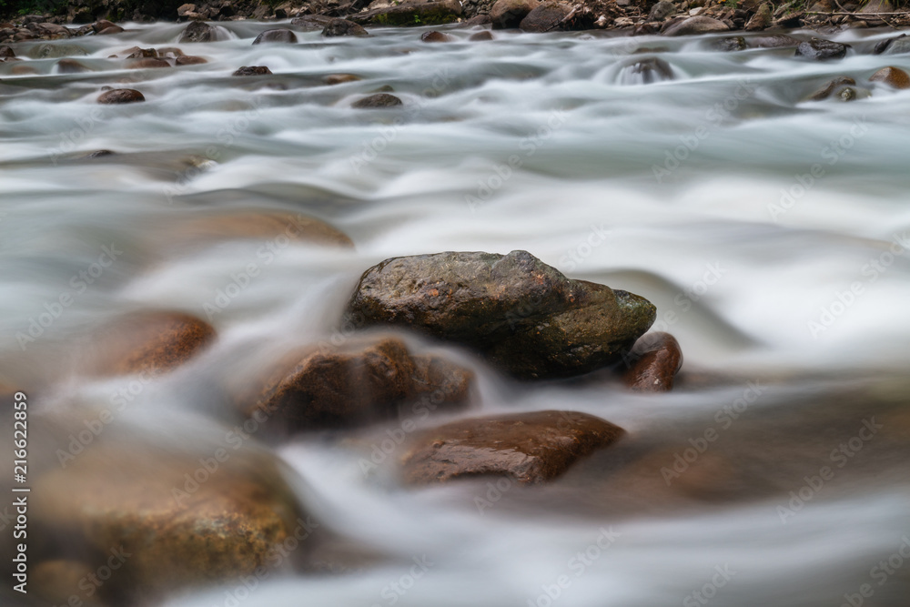 Obraz premium Long exposure of rapids along the River.Rize,Turkey