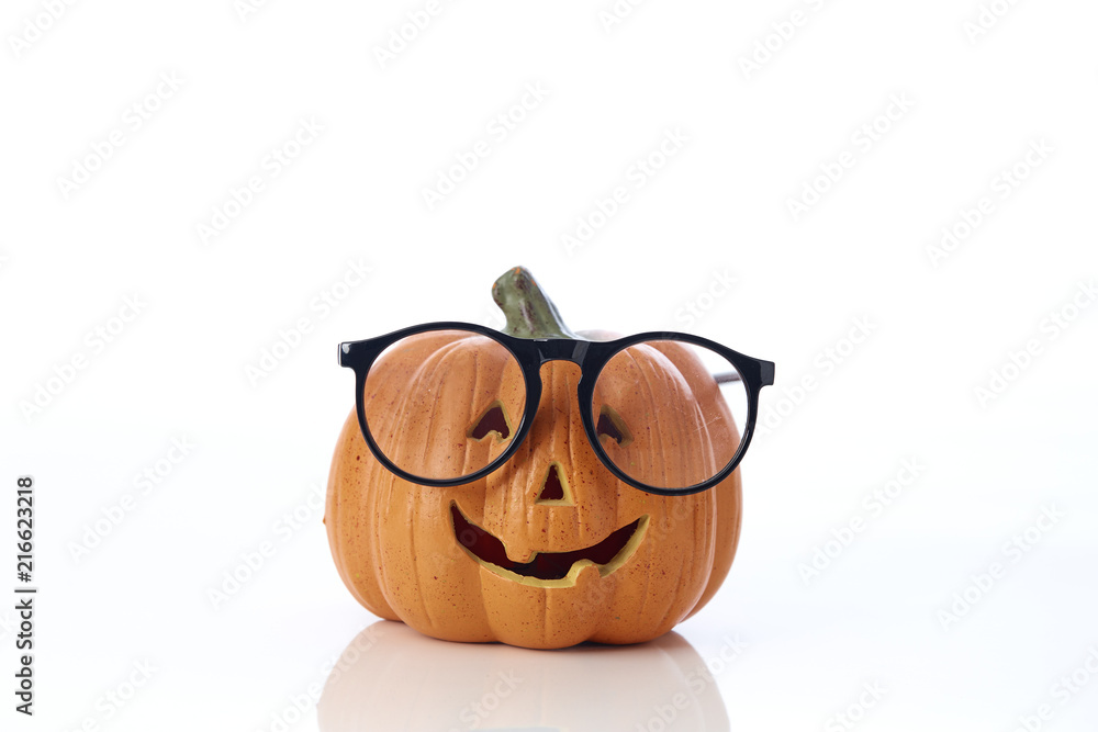 Obraz premium pumpkin jack lantern with spectacles