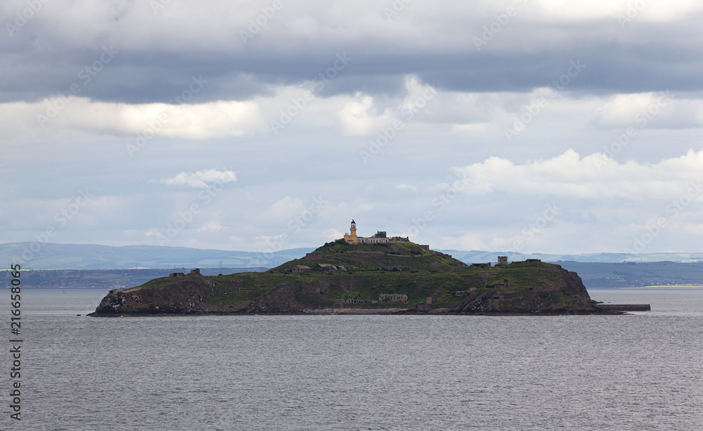 Die Insel Inchkeith im Firth of Forth