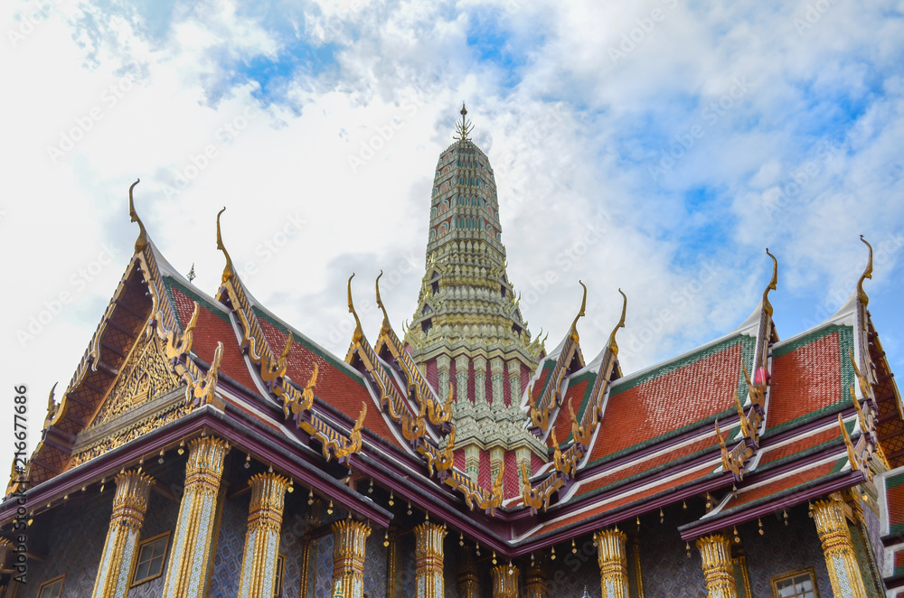 Fototapeta premium Bangkok, Thailand-August 13, 2016: Wat Phra Kaew temple