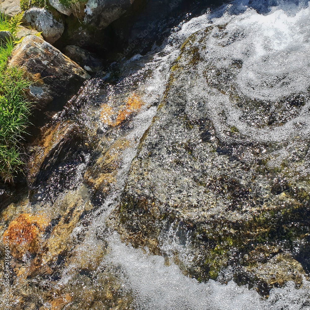 Quellwasser, Berge Quellwasser, Berge