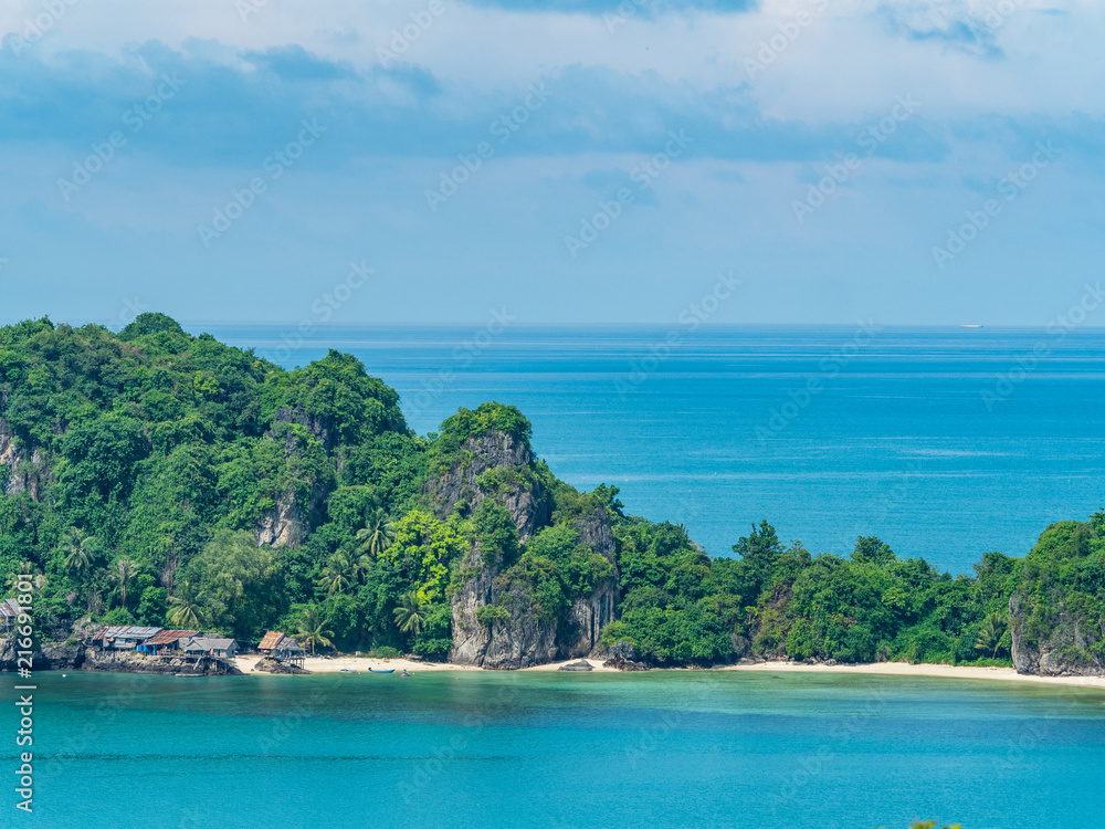 Fototapeta premium island sea and blue sky