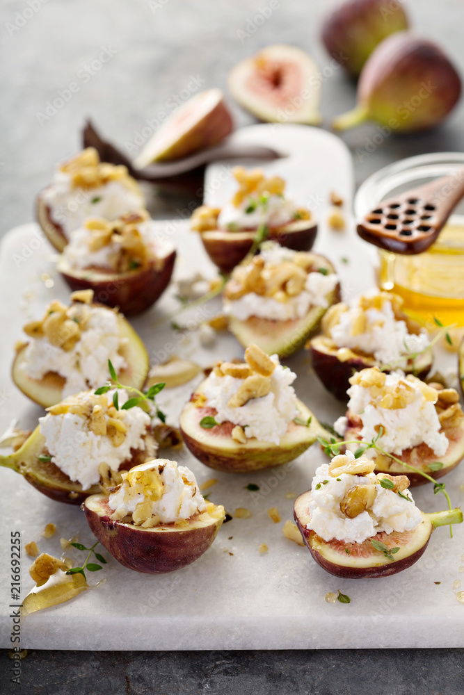 Fresh figs stuffed with ricotta and pine nuts Fresh figs stuffed with ricotta and pine nuts