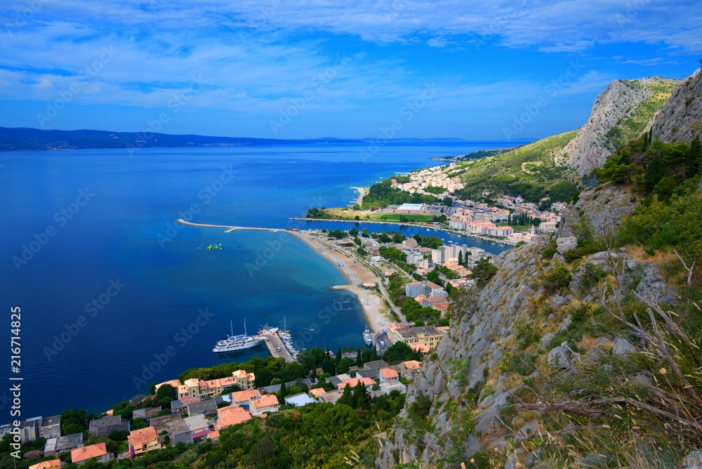 the town of Omis and the river Cetina