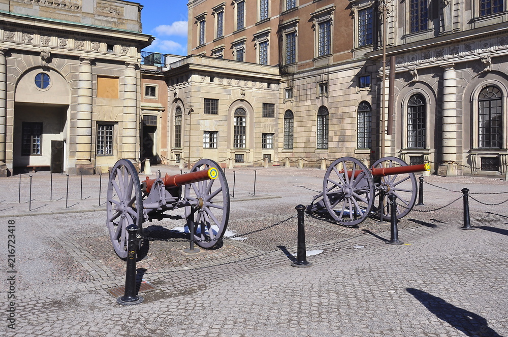 Fototapeta premium Cannons in Royal Palace courtyard, Stockholm, Sweden