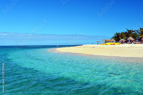 Fototapeta Naklejka Na Ścianę i Meble -  beautiful clear waters of a tropical island.