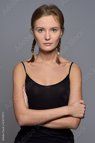 Bilde på lerret Emotion of the beautiful woman with natural make up