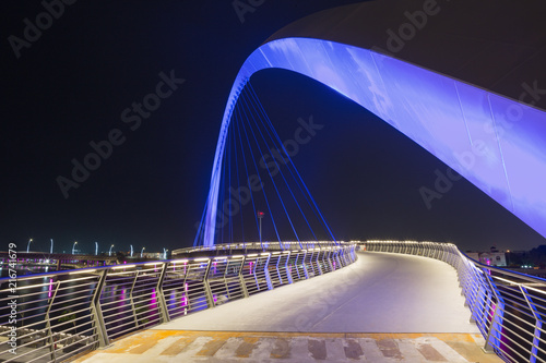 Fototapeta Naklejka Na Ścianę i Meble -  Dubai - The nightly bridge over the new Canal.