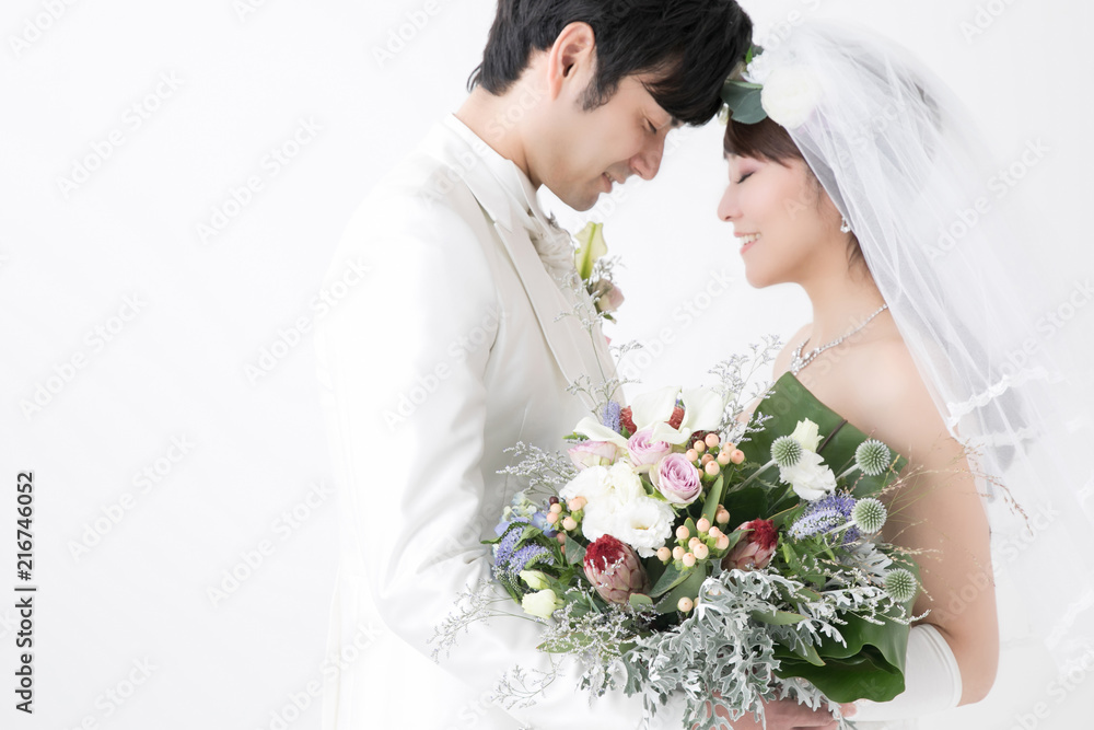 愛を誓う新郎新婦(アジア人・中国人・日本人・韓国人) 愛を誓う新郎新婦(アジア人・中国人・日本人・韓国人)