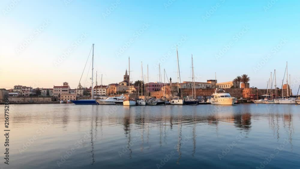 Porto di Alghero all'alba 02 (4k time lapse) Porto di Alghero all'alba 02 (4k time lapse)