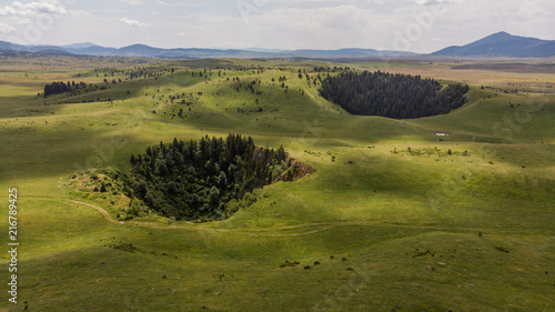 Slika na platnu On the Kupres Polje (Kupreško polje) within Dinaric karst of western Bosnia and Herzegovina is a group of collapse sinkholes (collapse dolines) which are known as Japage