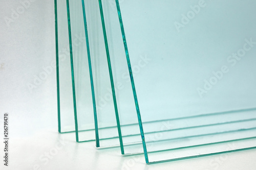 Sheets of Factory manufacturing tempered clear float glass panels cut to size