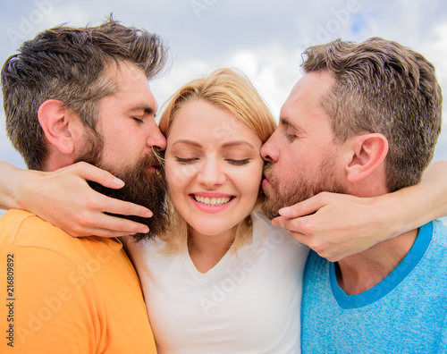 Φωτογραφία She likes male attention