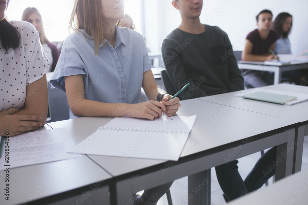 Obraz premium High School Students Sitting at Classroom