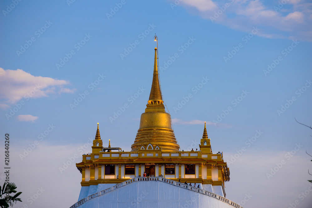 Φωτογραφία The Golden Mount at Wat Saket, Travel Landmark of Bangkok THAILAND