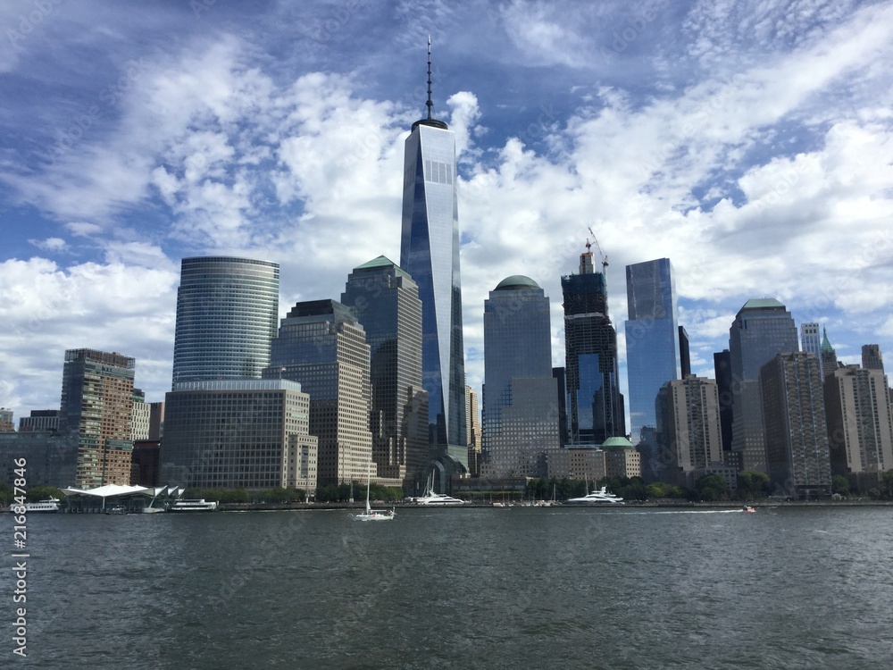 Fototapeta premium Blue Sky Over Manhattan