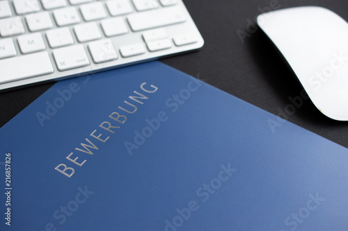 Online Bewerbung blaue Bewerbungsmappe