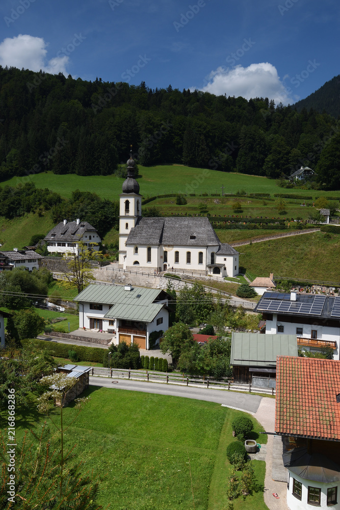 Ramsau ,Bayern, Deutschland - Juli 29, 2018 : Alpenidylle rund um Ramsau.
