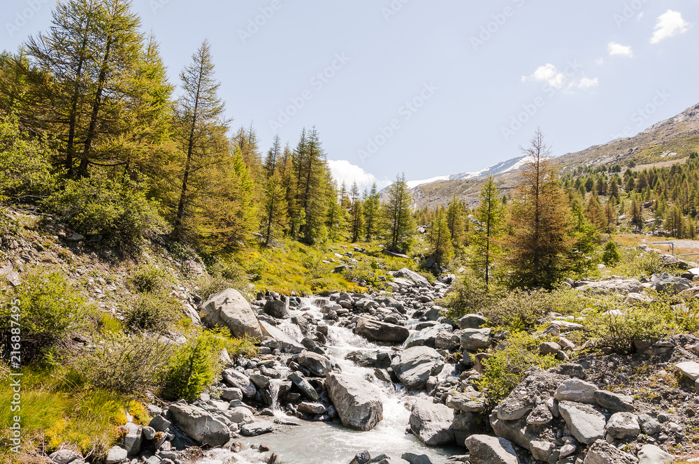 Zermatt, Alpen, Walliser Berge, Bergbach, Wanderweg, Blauherd, Sunnegga, Findeln, Gletscher, Gletscherwasser, Wallis, Sommer, Schweiz Zermatt, Alpen, Walliser Berge, Bergbach, Wanderweg, Blauherd, Sunnegga, Findeln, Gletscher, Gletscherwasser, Wallis, Sommer, Schweiz