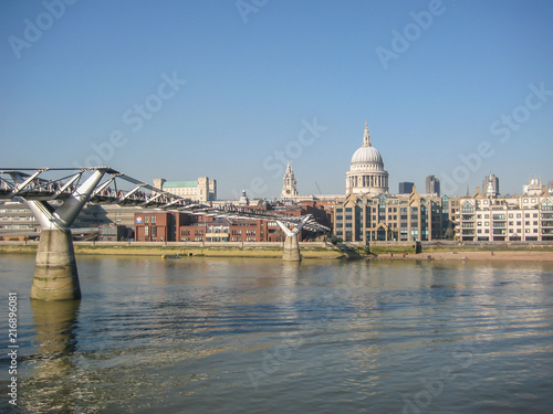 Fototapeta Naklejka Na Ścianę i Meble -  View of the banks of the River Thames, in London, UK
