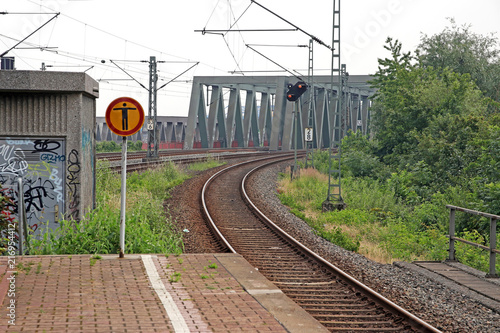 bahnsteigende photo