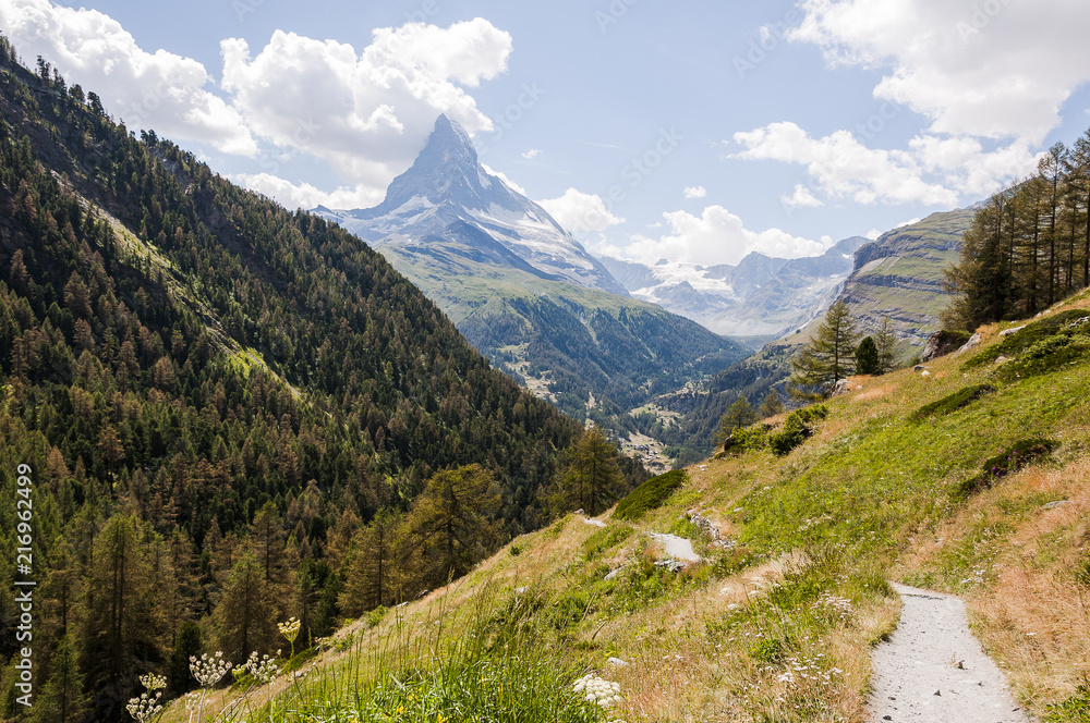 Zermatt, Findeln, Findelbach, Findelschlucht, Wanderweg, Alpen, Wallis, Matterhorn, Sunnegga, Schweizer Berge, Sommer, Trockenheit, Schweiz