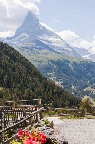 Zermatt, Findeln, Findelbach, Findelschlucht, Matterhorn, Alpen, Wallis, Wanderweg, Walliser Berge, Sommersport, Sommer, Alpinismus, Schweiz photo