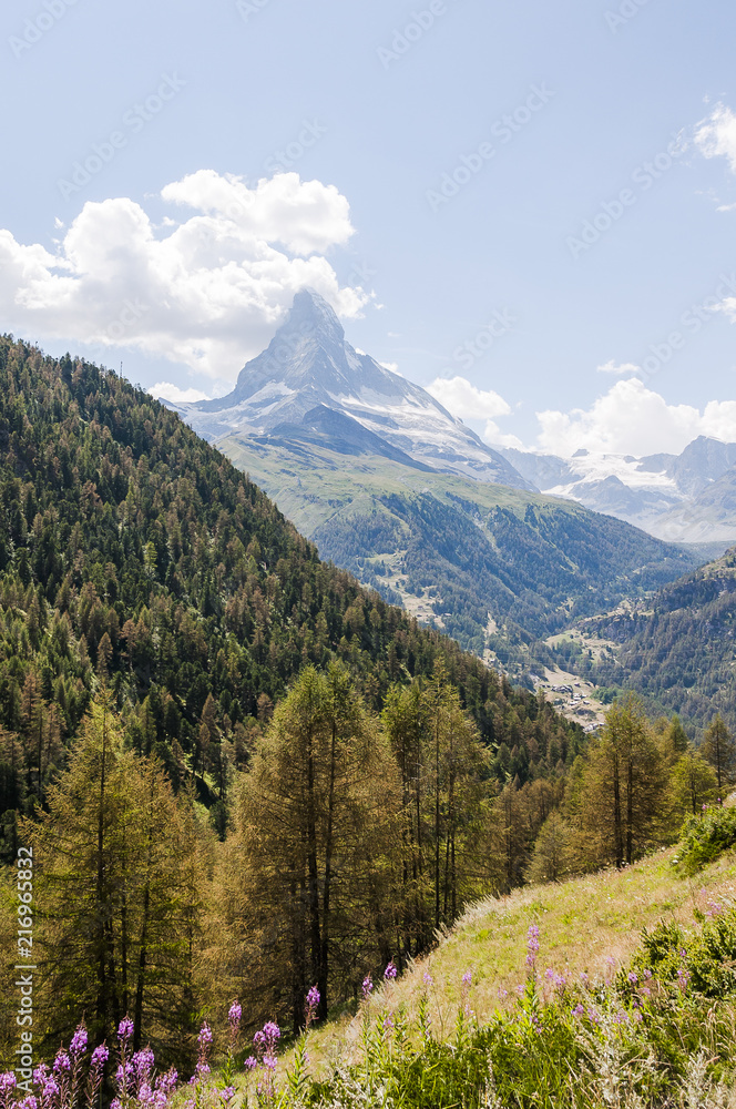 Zermatt, Findeln, Findelbach, Findelschlucht, Alpen, Matterhorn, Furi, Trockener Steg, Wallis, Walliser Berge, Wanderweg, Bergbahn, Sommer, Schweiz