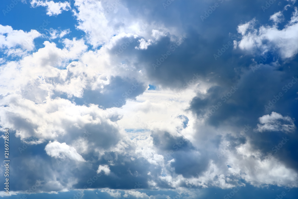 Obraz premium beautiful clouds on a blue sky