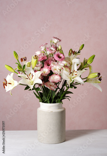 Fototapeta Naklejka Na Ścianę i Meble -  beautiful flowers on pink background