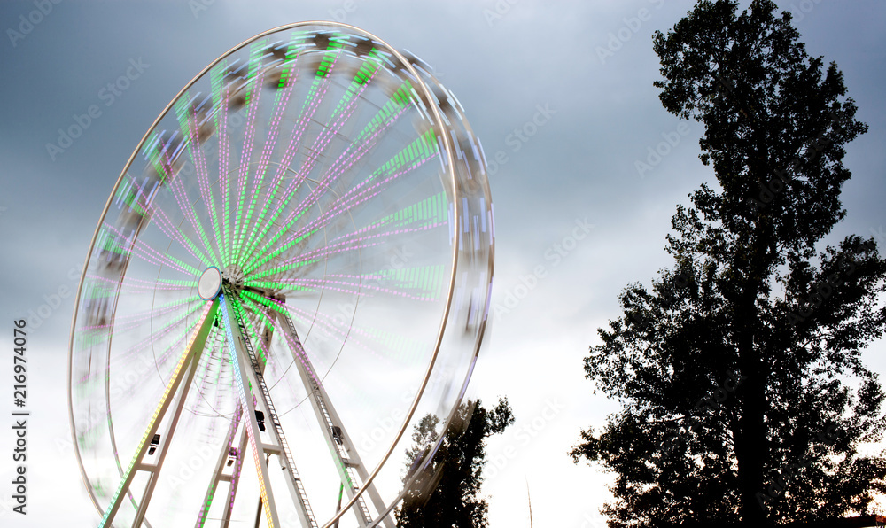 Fototapeta premium ferries wheel against blue sky