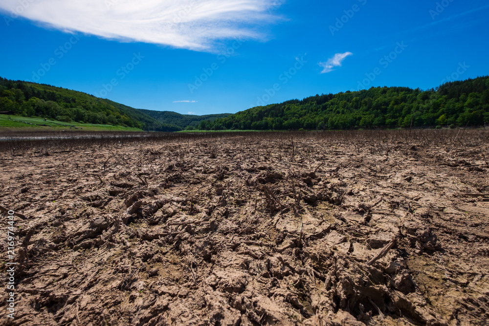 Der ausgetrocknete Edersee Der ausgetrocknete Edersee