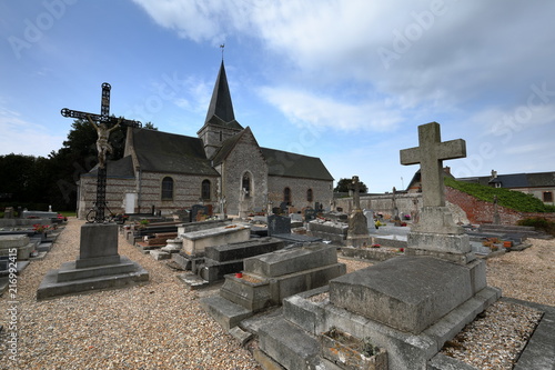 Kleine Dorfkirche bei Fecamp in der Normandie photo