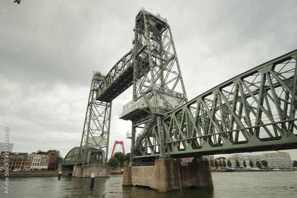 Obraz premium Old vertical lift brigde named 