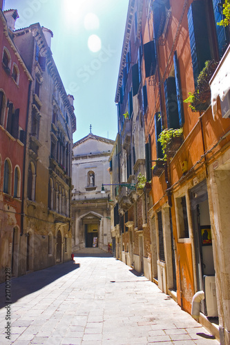 Fototapeta Naklejka Na Ścianę i Meble -  Architecture of narrow street of Venice, Italy